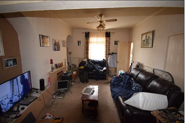 Living-room1-1.jpg