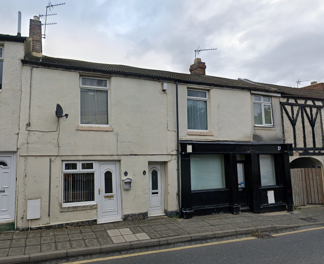 Mixed commercial/residential freehold block