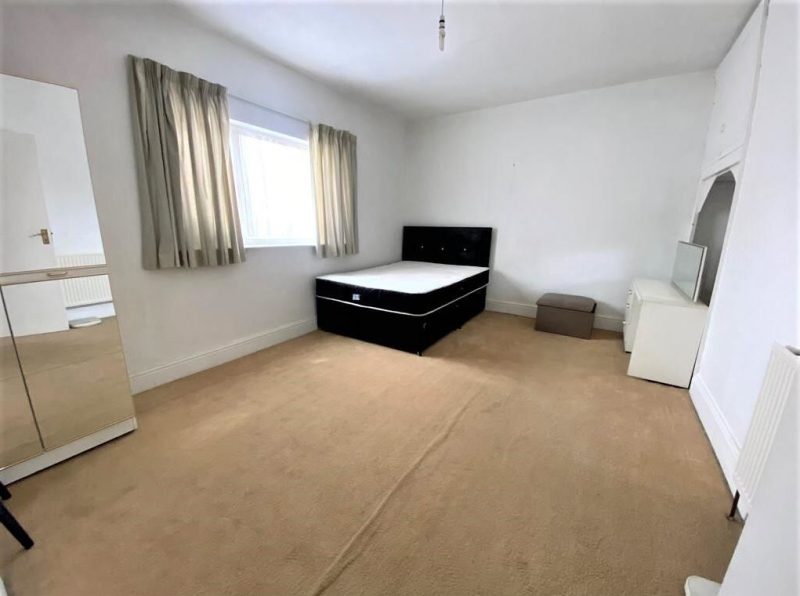 Bed1-2-800x596.jpg