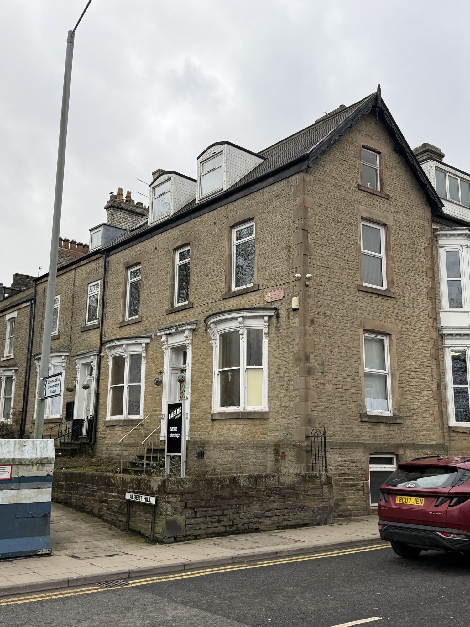 Fantastic mixed use opportunity-12% rental yield!