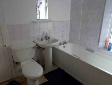 Bathroom-5.jpg