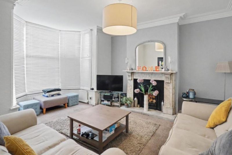 Front-room-1-800x535.jpg
