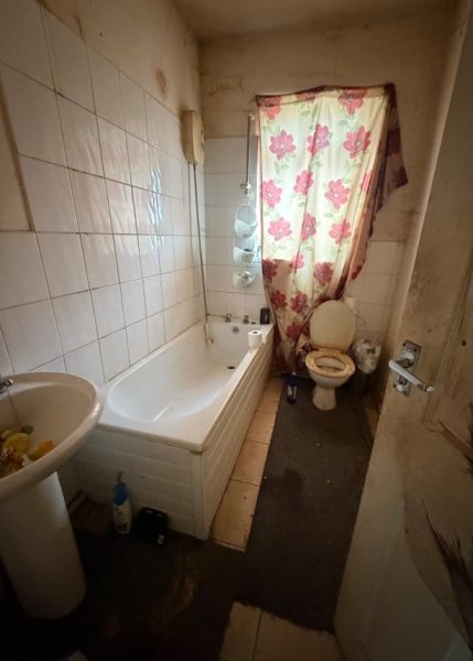 bathroom-2-429x600.jpg